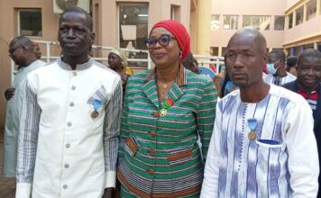 CSC : La directrice générale des Éditions Sidwaya, Assétou Badoh/Guiré et deux de ses collaborateurs distingués