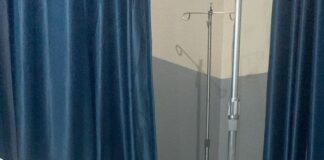 Ouganda : Un célèbre activiste des droits des homosexuels poignardé