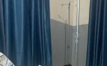 Ouganda : Un célèbre activiste des droits des homosexuels poignardé