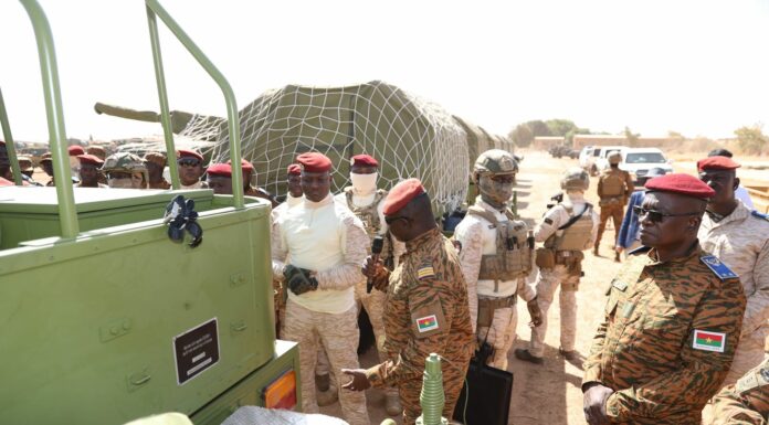 Lutte contre le terrorisme : le Chef de l’Etat remet un important lot de matériel militaire au ministère de la Défense