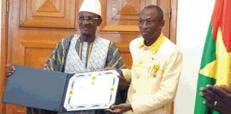 Coopération Burkina-Mali : le Premier ministre Kyélem de Tambela élevé au rang d’officier de l’Ordre national du Mali