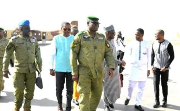 Réunion des ministres de l’AES : la délégation nigérienne accueillie à l’aéroport International de Ouagadougou