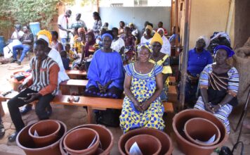 Fabrication de savon et confection de pagne Kokodonda : 25 PDI reçoivent des kits d’installation