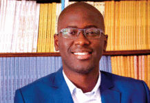 Ndongo Samba Sylla, économiste sénégalais : « Tant qu’un pays est sous domination extérieure, la démocratie ne peut être qu’une coquille vide »