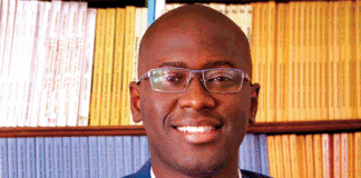 Ndongo Samba Sylla, économiste sénégalais : « Tant qu’un pays est sous domination extérieure, la démocratie ne peut être qu’une coquille vide »