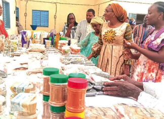 Tanghin-Dassouri : la ministre Nandy Somé encourage les transformatrices de maïs