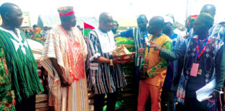 Centre-Est : plus de 7 millions F CFA et des vivres pour les forces combattantes