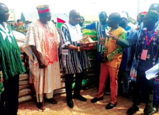 Centre-Est : plus de 7 millions F CFA et des vivres pour les forces combattantes