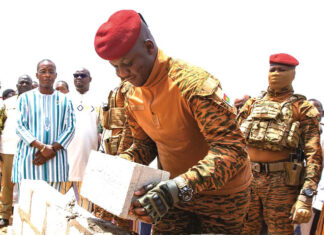 Usine de textile IROTEX-BURKINA : le président de la Transition donne le coup d’envoi des travaux