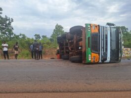 Tronçon Pa-Bobo-Dioulasso : Cinq camions de transports achèvent leur course sur le bas-côté de la route