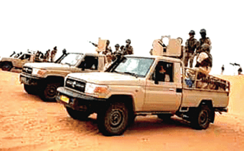 L’armée burkinabè pulvérise des pick-up chargés de carburant et de munitions