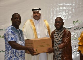 Don de l’Arabie Saoudite au Burkina: Cinq tonnes de datte alimentaire pour soutenir des PDI