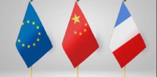 Le Président Xi Jinping tient une réunion avec les dirigeants Chine-France-Union européenne