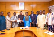 Contribution à l’effort de paix : la communauté burkinabè à Abuja mobilise plus de 3 millions de francs cfa