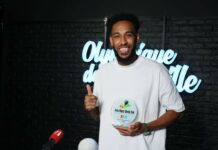 Football : l’attaquant de l’Olympique de Marseille, Pierre-Emerick Aubameyang, lauréat du prix Marc Vivien Foe