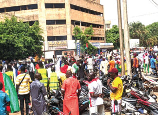 Allégations de massacre de civils par les FDS : la veille citoyenne manifeste devant le siège des Nations unies