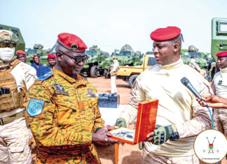 Lutte contre le terrorisme : le chef de l’Etat remet à nouveau du matériel à l’armée