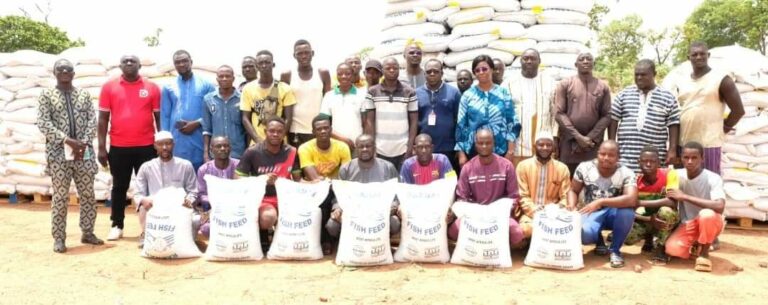 Burkina Faso : L&rsquo;État accompagne des promoteurs piscicoles avec une dotation de 170 millions de FCFA
