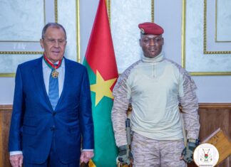 Coopération Burkina-Fédération de Russie : le ministre Sergueï LAVROV fait Commandeur de l’Ordre de l’Etalon