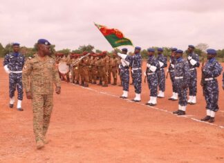 Burkina Faso : La première promotion de Guideurs Aériens Tactiques Avancés renforce les capacités militaires