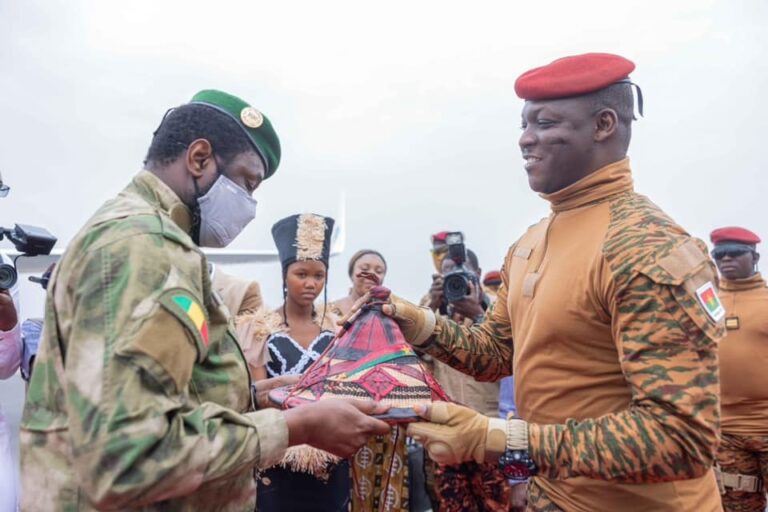 Coopération Burkina Faso – République du Mali : Le président Goïta est arrivé à Ouagadougou