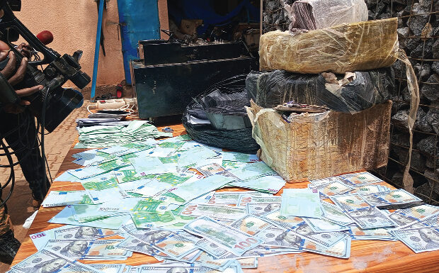 Monnayage : des faux billets d’environ 7 milliards FCFA saisis