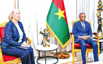 Coopération USA-Burkina Faso : la nouvelle ambassadrice Joann M. Lockard s’imprègne de la situation nationale
