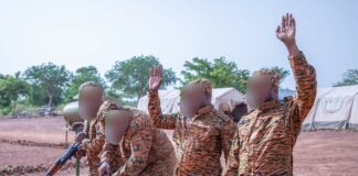 Présidence du Faso : les premiers responsables en immersion militaire reçoivent leurs attestations de fin de formation