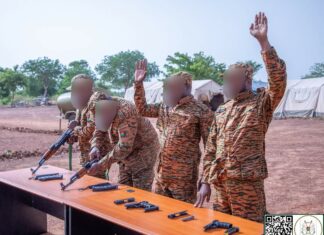 Présidence du Faso : les premiers responsables en immersion militaire reçoivent leurs attestations de fin de formation