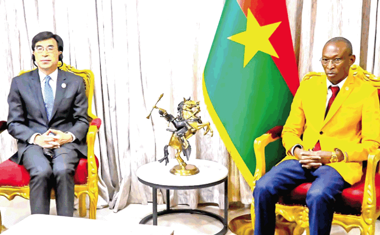 Primature: la reprise de Air Burkina au menu d’échanges