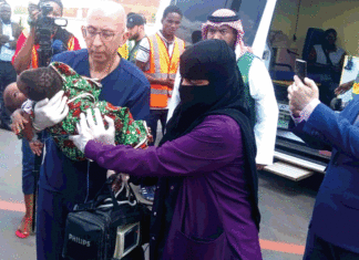 Séparation des sœurs siamoises : Kadidiata et Awa Dianda en partance pour Riyad