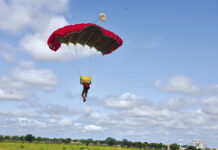 Formation des parachutistes commandos : une matinée dans les airs avec les apprentis-chuteurs du CITAP