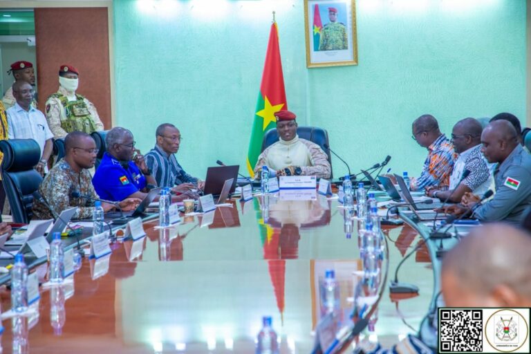 Conseil des ministres : un avant-projet de loi constitutionnelle portant modification de la devise, adopté