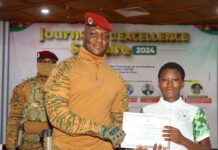 Journee de l’excellence scolaire : le President du Faso félicite les meilleurs eleves et enseignants