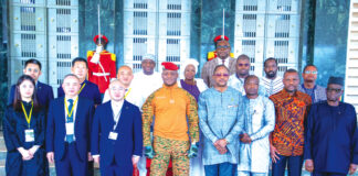 Coopération bilatérale : des hommes d’affaires chinois et burkinabè échangent avec le chef de l’Etat