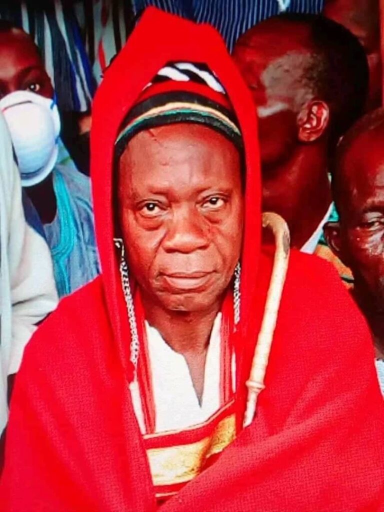 Fin du bicéphalisme à la tête du royaume du Gulmu : Sa Majesté UNTAANBA désormais reconnu comme le seul et unique roi