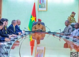 Coopération Chine-Burkina Faso : des hommes d’affaires chinois et burkinabè échangent avec le Chef de l’Etat
