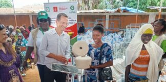 Projet DANIDA TOP UP: Le SG d’OXFAM Danemark, Lars Koch visite les résultats à Kaya