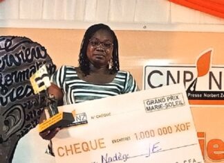 Recompense: Nadège Yé des Editions Sidwaya remporte le Prix Marie Soleil-Frère de la meilleure Journaliste burkinabè