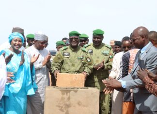 Niamey : Pose de la première pierre des travaux de construction de 1000 logements abordables dans la localité de Sorey