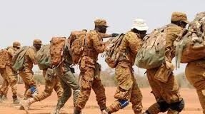Burkina Faso : Trois cadres des forces armées radiés pour absence irrégulière