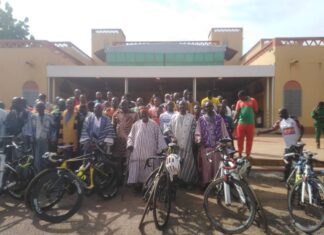 35e Tour du Faso : Mogho Naaba Baongo prodigue des conseils aux Etalons