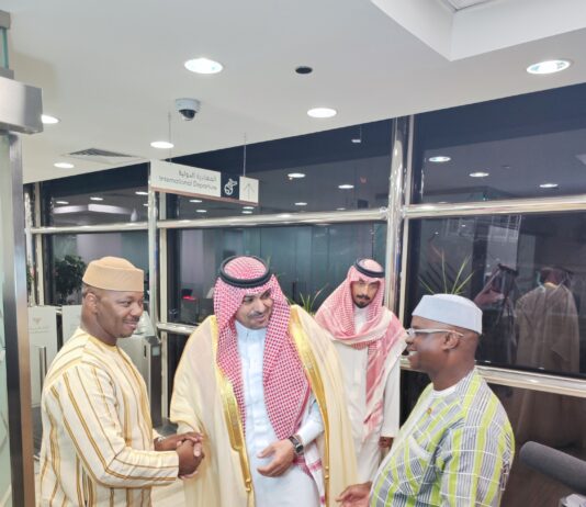 Sommet de suivi arabo-islamique à Riyad: le président de l’ALT, Dr Ousmane Bougouma, représente le chef de l’Etat