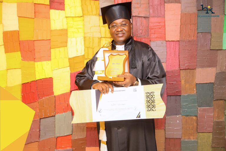 École Doctorale du Centre de Valorisation Professionnelle de Tunis : l’ancien ministre du commerce, Dr Harouna Kaboré, fait DOCTEUR HONORIS CAUSA
