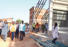 Transformation artisanale du coton : le Premier ministre sur le chantier de construction