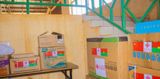 Université Thomas Sankara : la mission médicale chinoise fait don de matériel médical