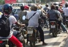 Sécurité routière : bientôt des mesures pour imposer le port du casque