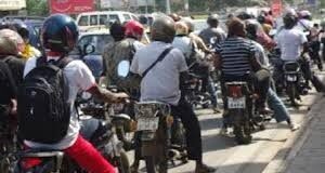 Sécurité routière : bientôt des mesures pour imposer le port du casque