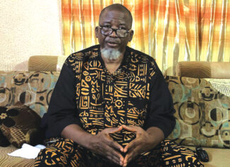 Lutte contre le cancer du sein au Burkina : Issoufou Belem, un « super héros » aux côtés des victimes