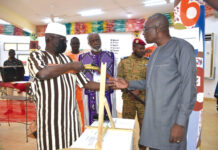 SIAO 2024: le général Kassoum Coulibaly découvre des œuvres primées